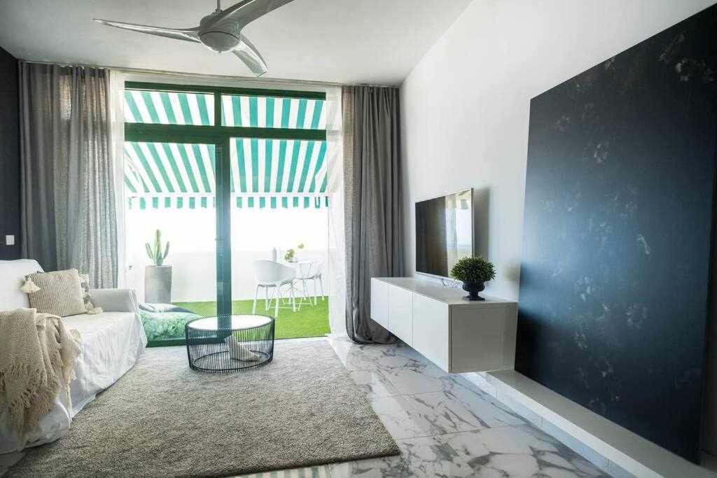 The Black House In Apartamento